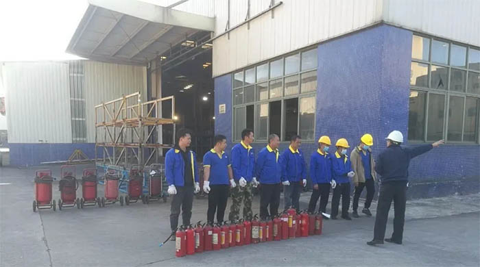 1733293678404124.jpg 廣東中亞鋁業(yè)消防訓練-4.jpg